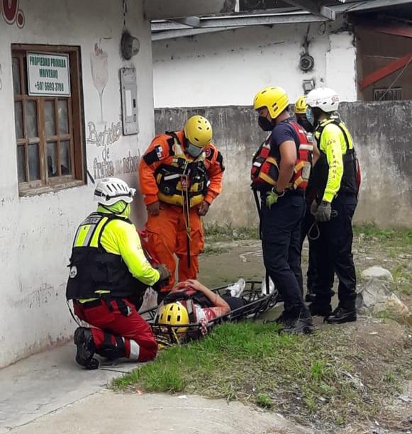 Negociado para el Manejo de Emergencias y Administración de Desastres-NMEAD  - ❗ Esta herramienta, conocida como pata de cabra o crowbar debes  tenerla en tu residencia. Luego de un terremoto, te ayudará